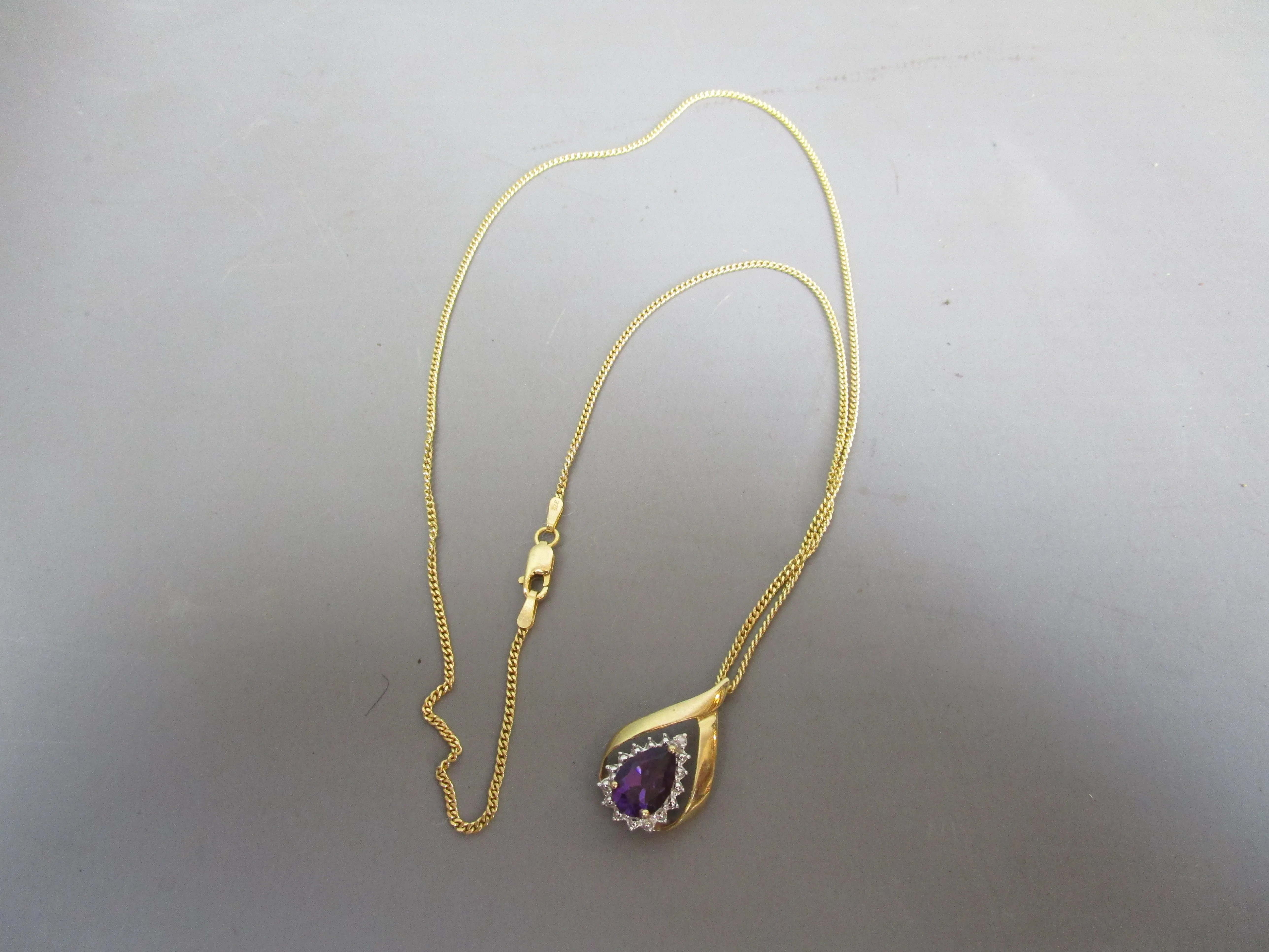 10K Amethyst Pendant On 9K Chain Necklace Vintage c1980