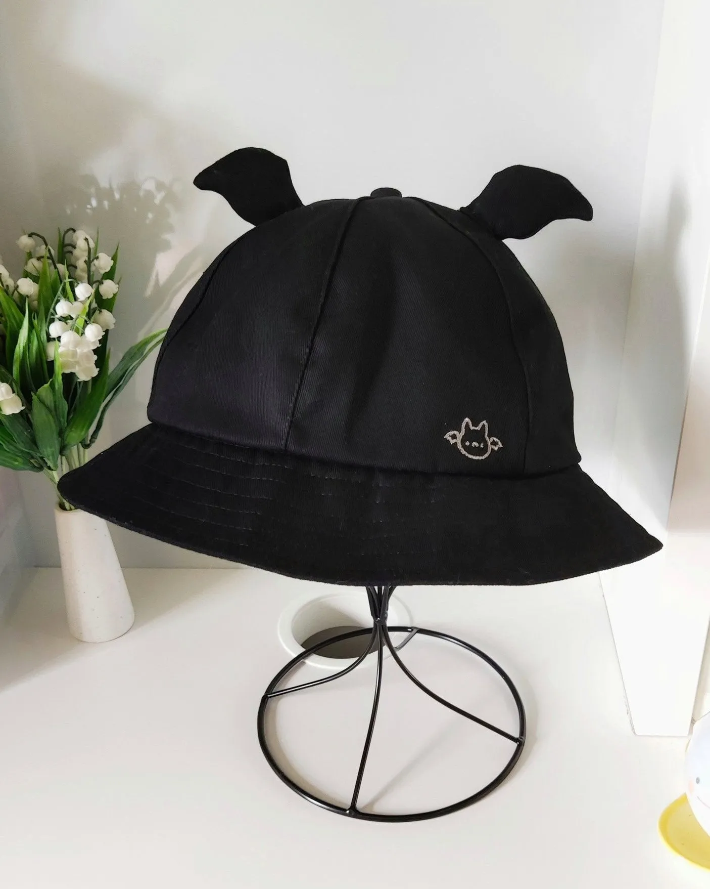 Bat bucket hat