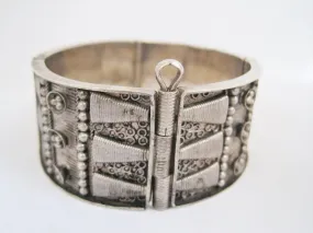 La Scuola Di Orafi E Argentieri Di Tripoli Bracelet. Silver Hinged Bangle