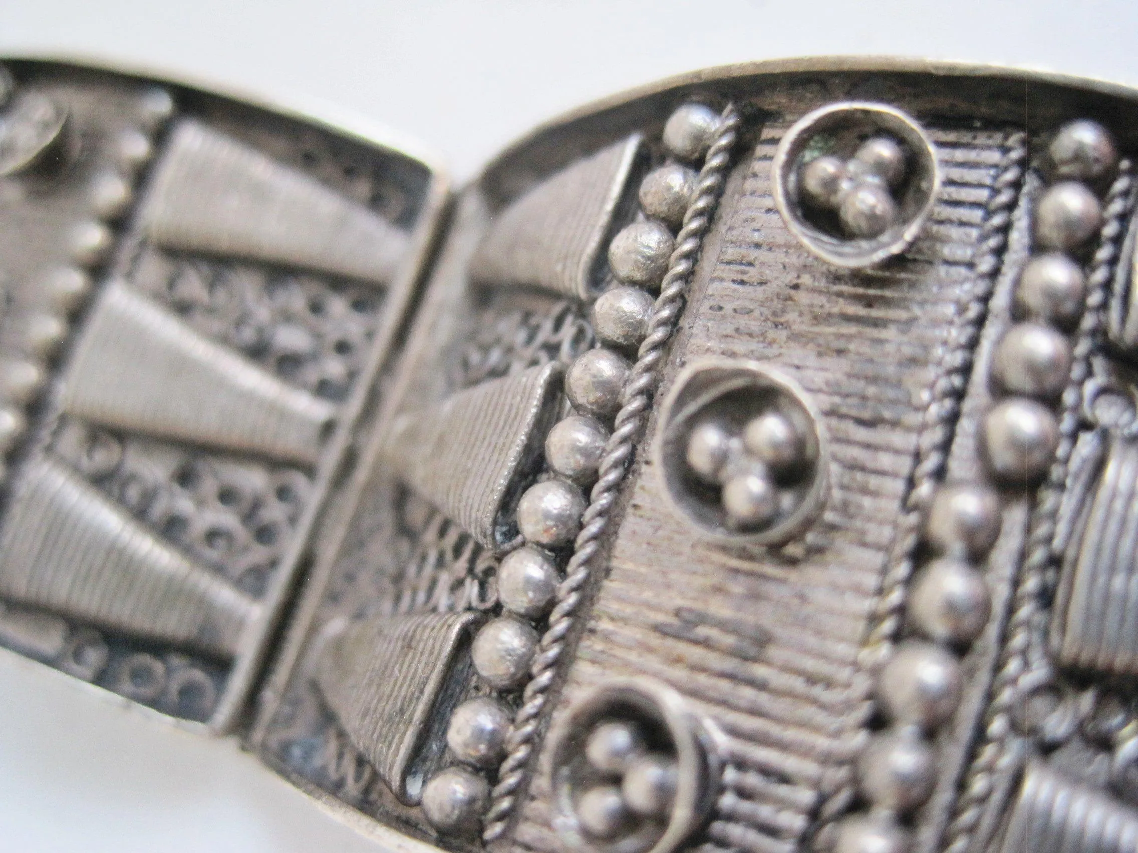 La Scuola Di Orafi E Argentieri Di Tripoli Bracelet. Silver Hinged Bangle