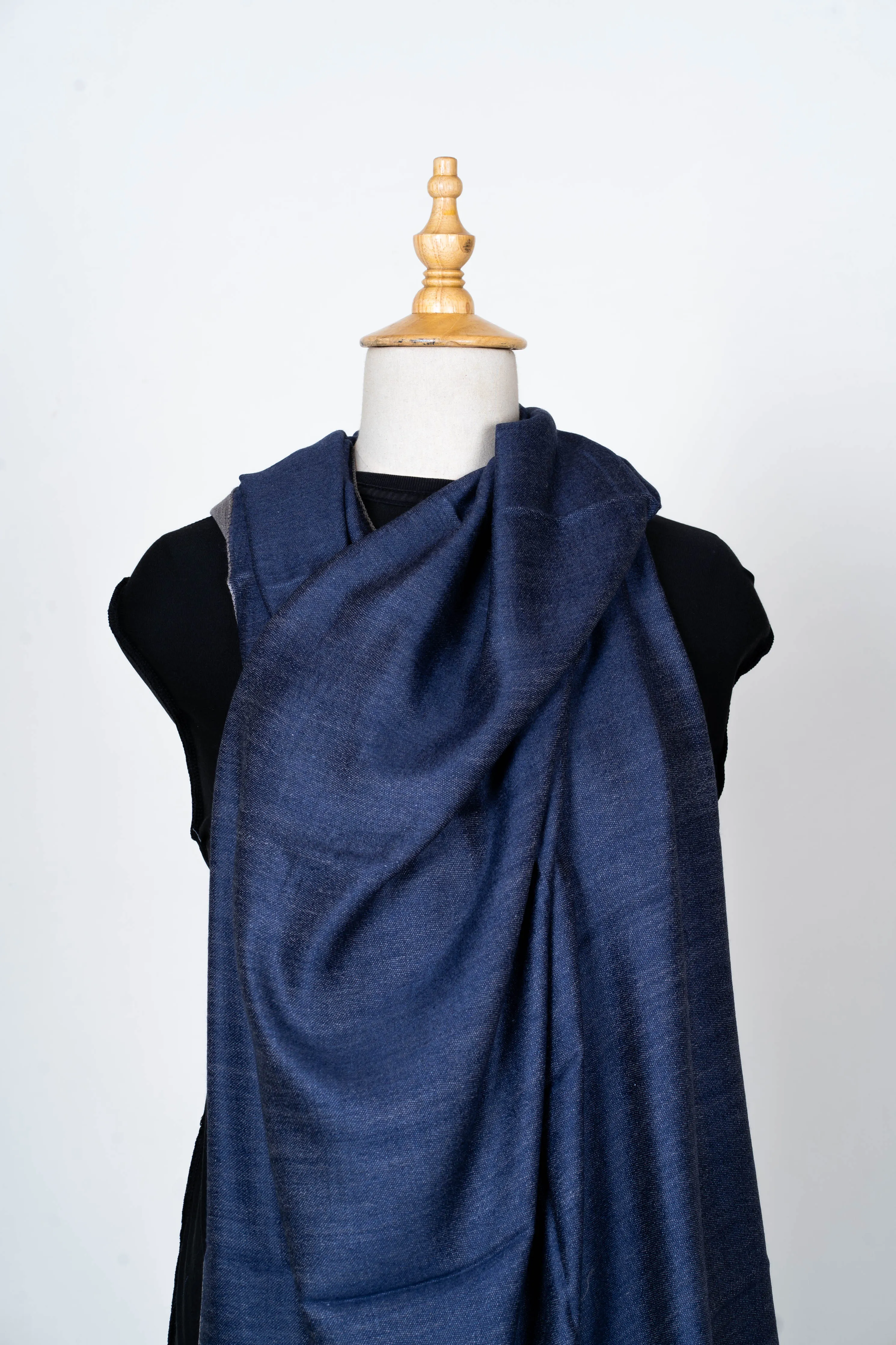 Midnight Glow: Reversible Merino Wool Scarf in Navy and Gray