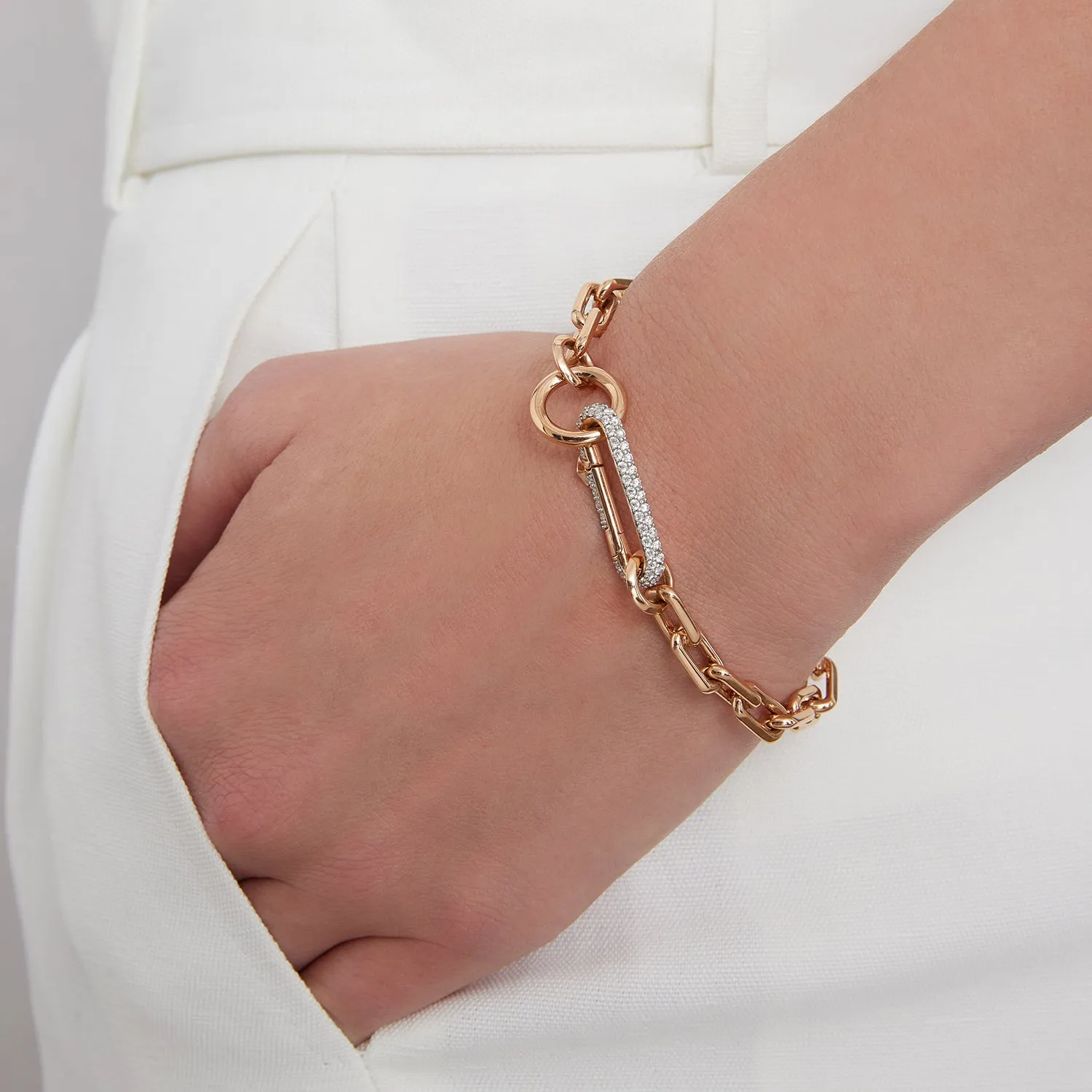 SAXON 18K GOLD CHAIN LINK BRACELET WITH ELONGATED DIAMOND LINK CLASP