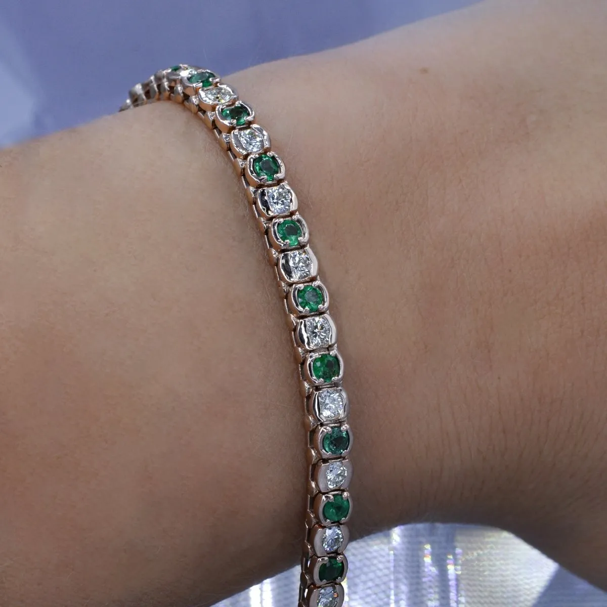 Special 6.00 CT Round Cut Diamond and Green Emerald Tennis Bracelet in 14KT Rose Gold