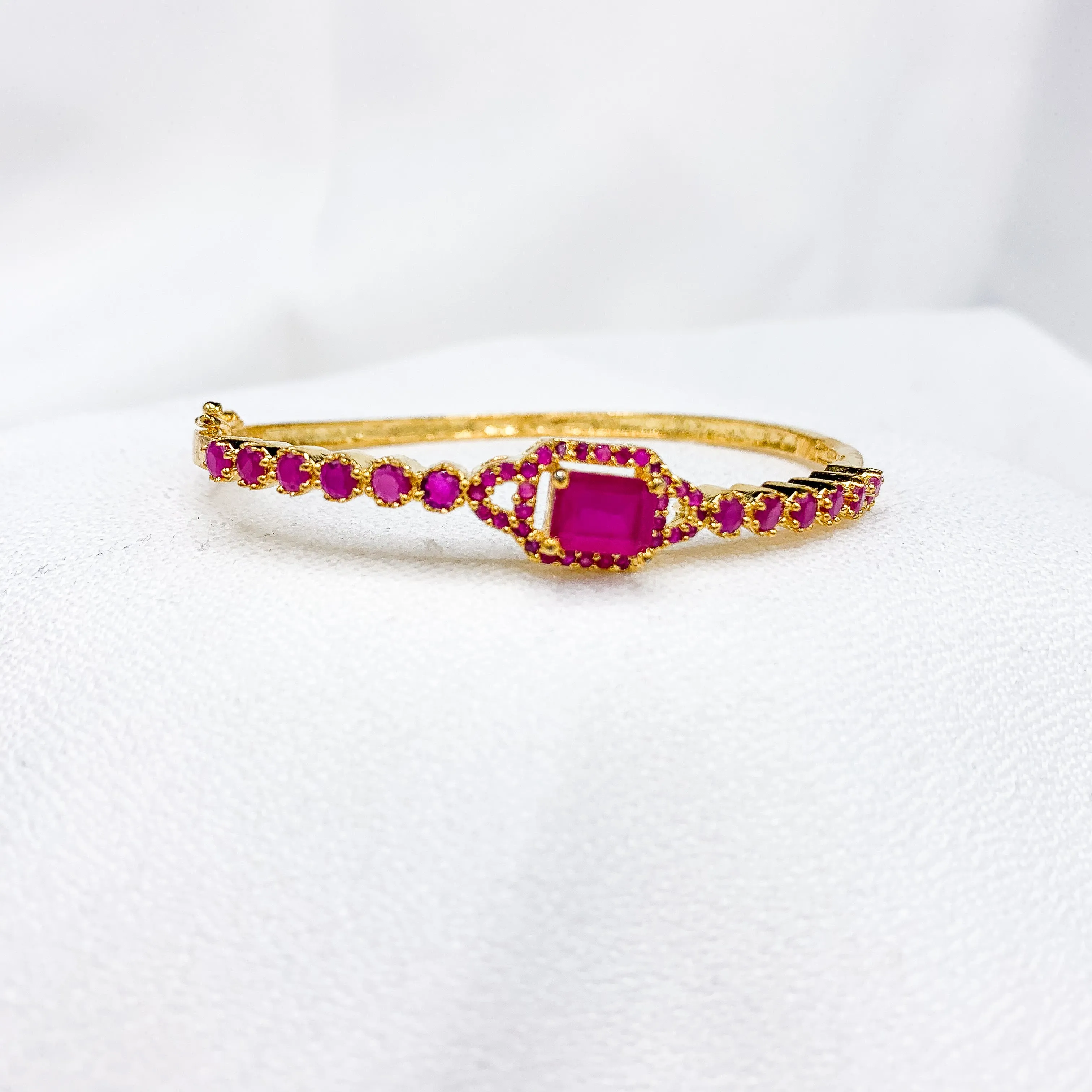 Stately Chic Cubic Zirconia (CZ) Stones Single Kada Bangle