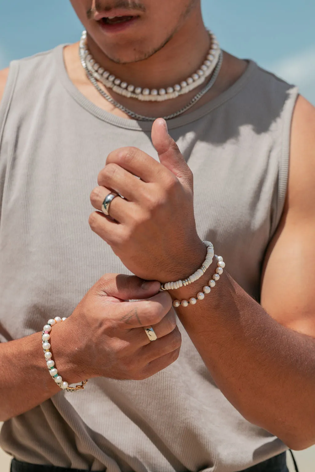 Stretchy Unisex White Puka Shell Bracelet - Ikaika