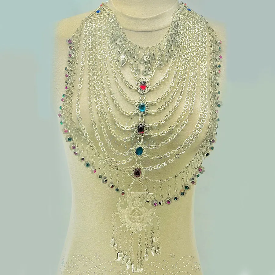 Vintage Multilayers Bib Necklace With Dangling Big Pendant